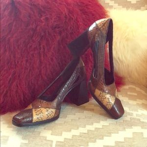 Via Spiga Cut-out Pumps